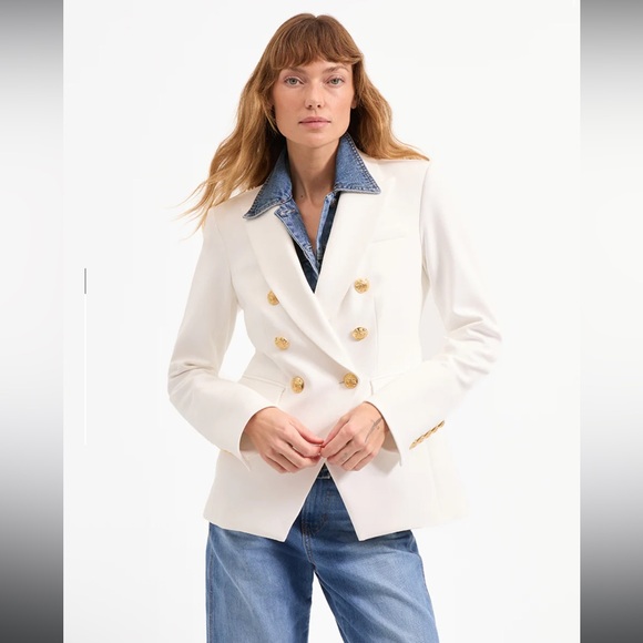 Miller Dickey Jacket
Off-White Flap-Pocket Double-Breasted Blazer - Picture 2 of 6